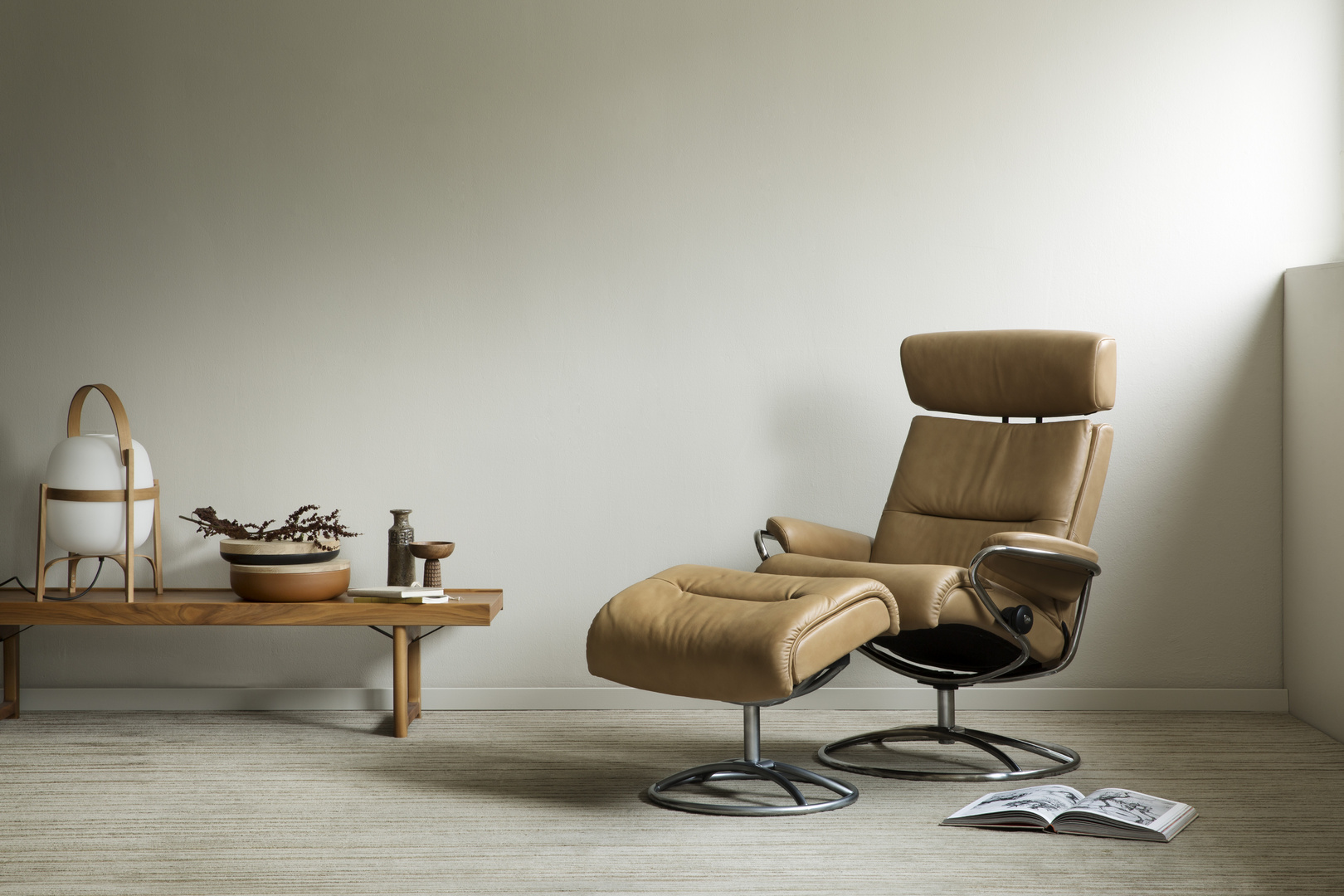 P367_2_Stressless_Tokyo_headrest_Original_Pal_Almond_chrome_wide